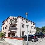Medak Apartment *