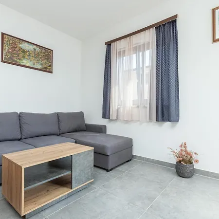 Medak Apartment *